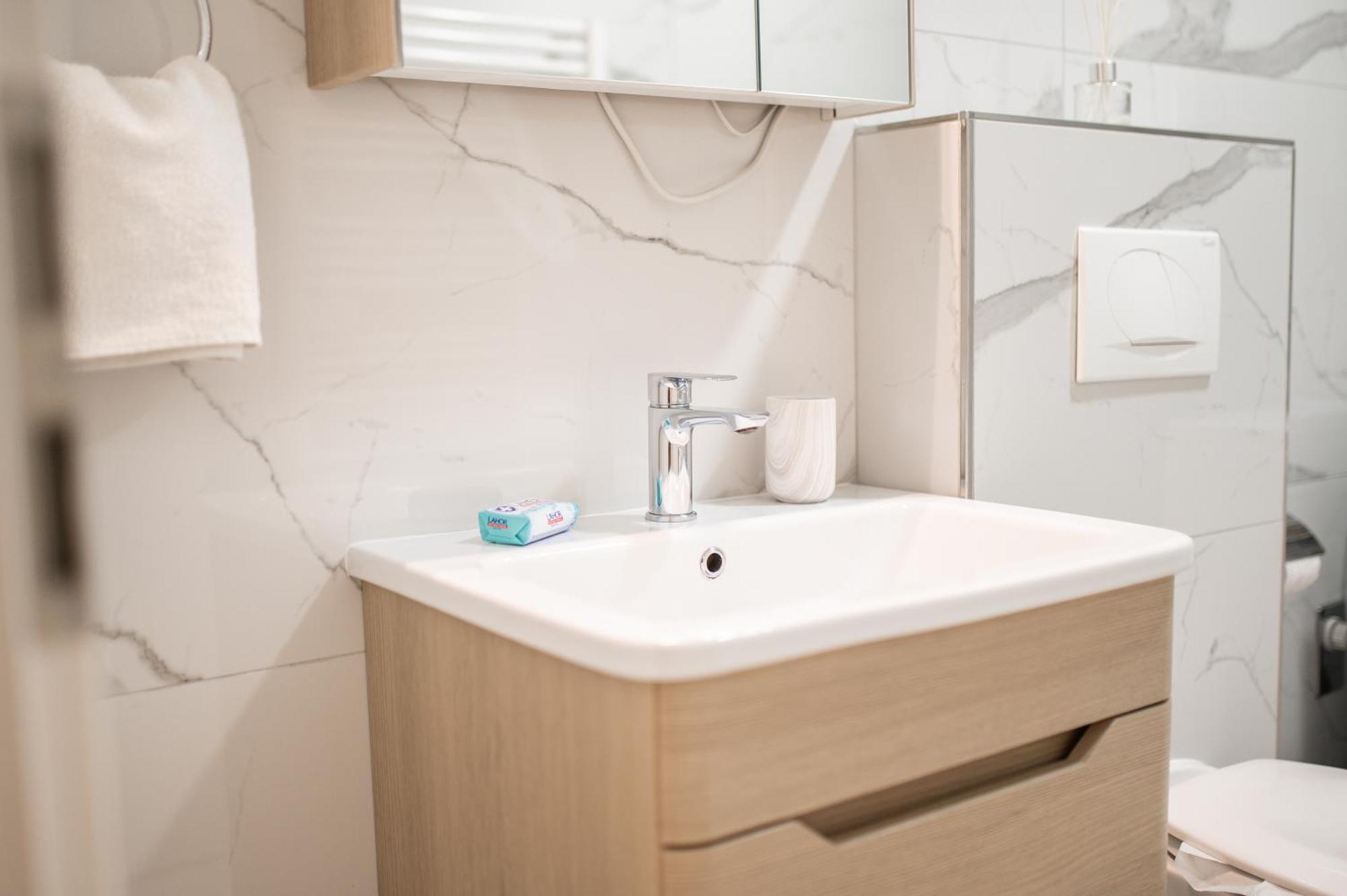 Apartment Vila Idila Τούζλα Εξωτερικό φωτογραφία